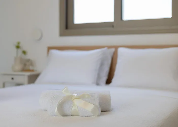 Pava-sea View Brand New *