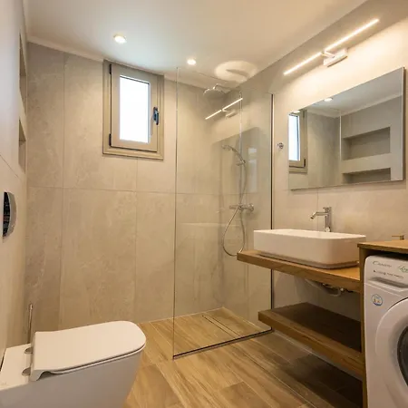 Willa Pava-sea View Brand New *